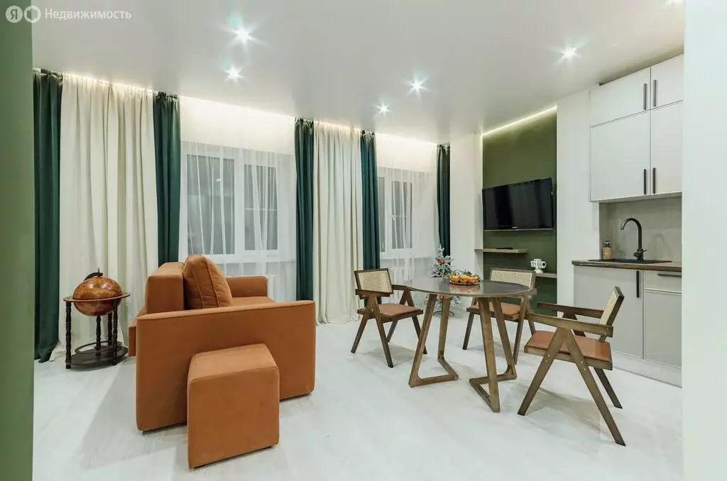 Квартира-студия: Псков, Октябрьский проспект, 38 (40 м) - Фото 2