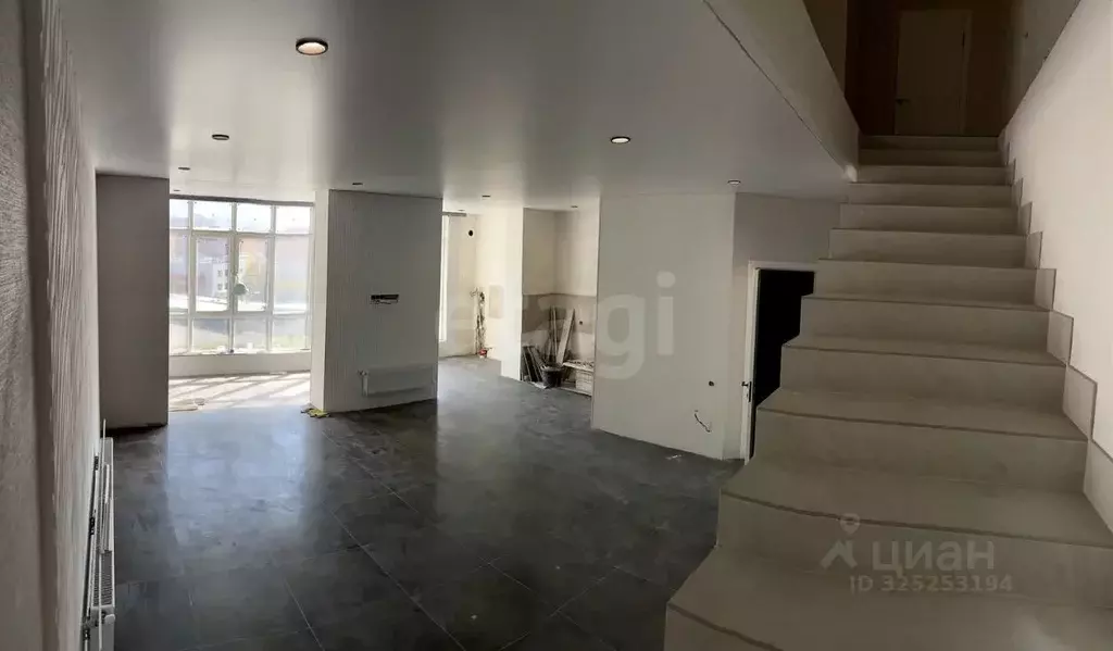 Студия Северная Осетия, Владикавказ ул. Астана Кесаева, 39 (110.0 м) - Фото 1