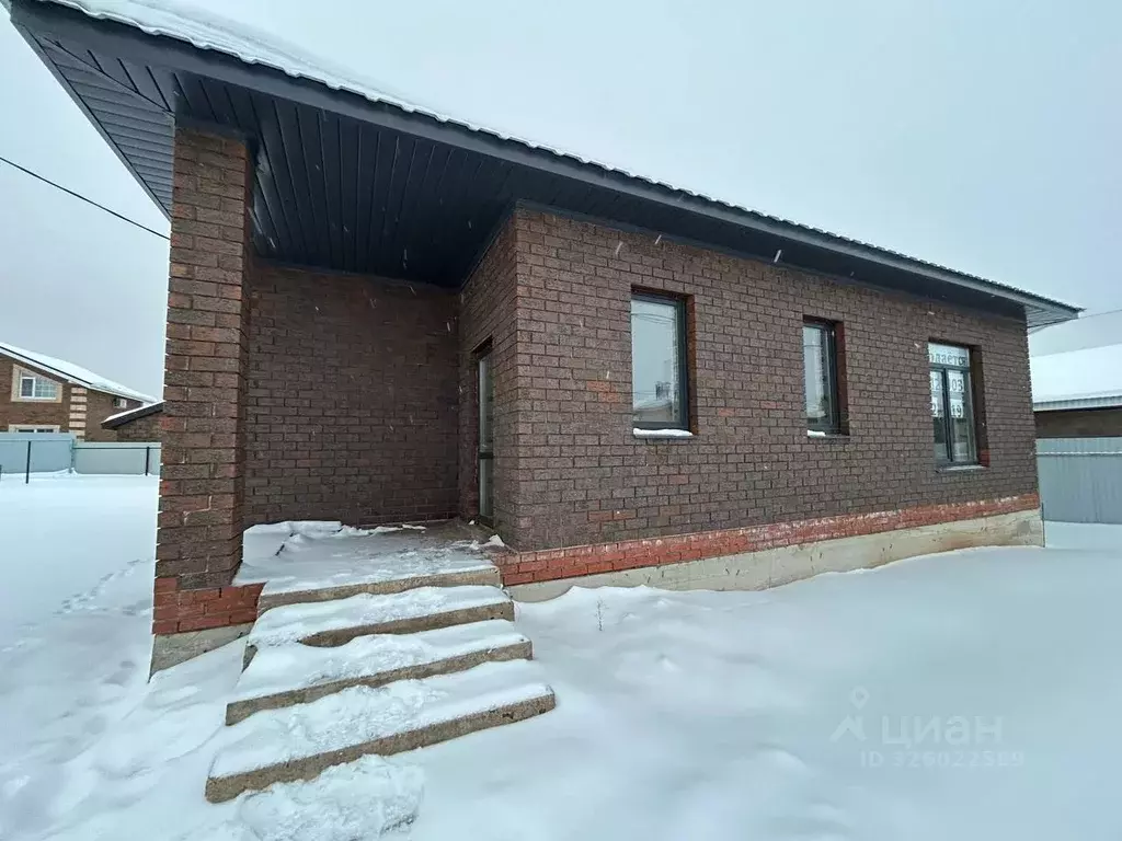 Дом в Башкортостан, Уфа городской округ, с. Нагаево  (100 м) - Фото 1