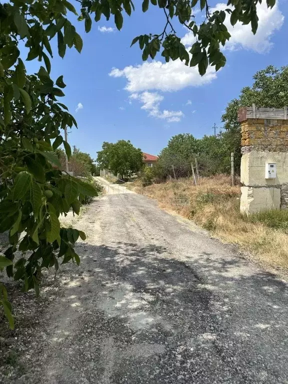 Участок в Крым, Бахчисарайский район, Почтовое пгт пер. Заводской, 21А ... - Фото 0