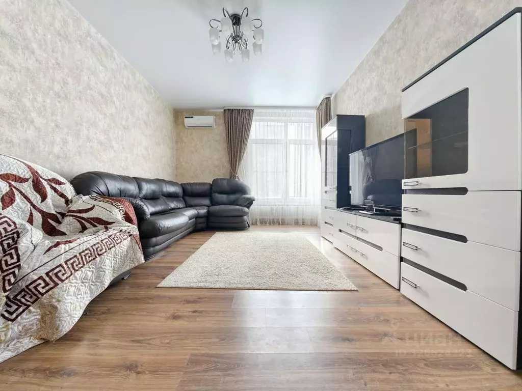 2-к кв. Калужская область, Обнинск ул. Долгининская, 16 (75.0 м) - Фото 1