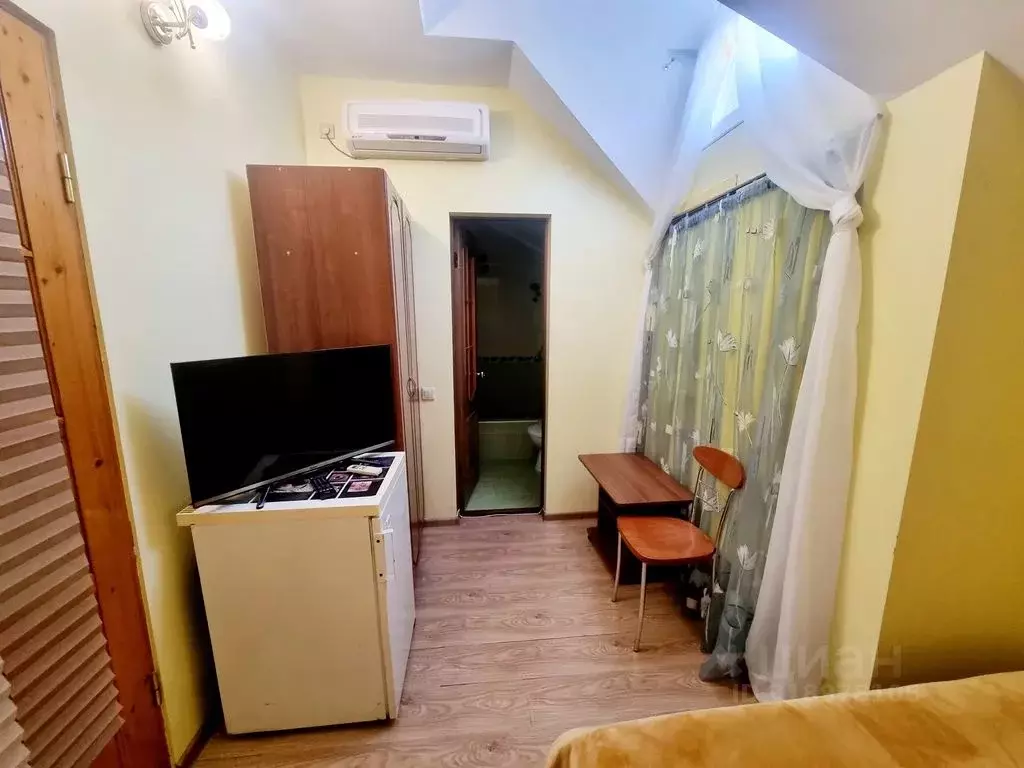 Комната Краснодарский край, Геленджик Изумрудная ул., 24 - Фото 1