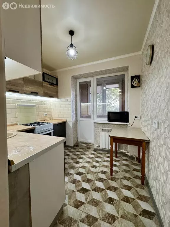 2-комнатная квартира: Астрахань, улица Дзержинского, 56А (43 м) - Фото 1