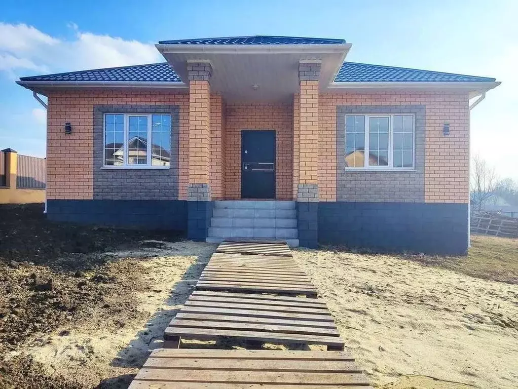 Дом в Белгородская область, Белгородский район, Тавровское с/пос, с. ... - Фото 1