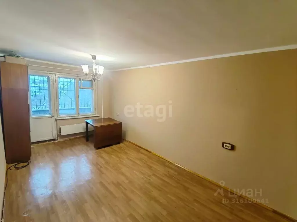 2-к кв. Кемеровская область, Кемерово Октябрьский просп., 64 (48.0 м) - Фото 0
