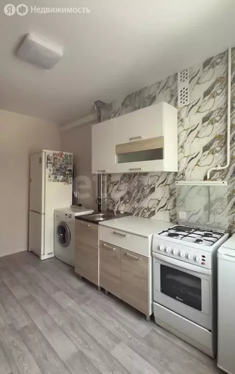 3-комнатная квартира: Якутск, улица Дзержинского, 14/2 (68.4 м) - Фото 1