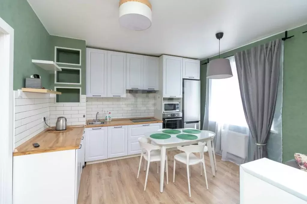 1-к кв. Тюменская область, Тюмень ул. Мельникайте, 2к4 (50.0 м) - Фото 1