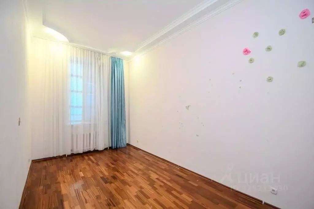 6-к кв. Омская область, Омск Спартаковская ул., 9 (230.0 м) - Фото 2