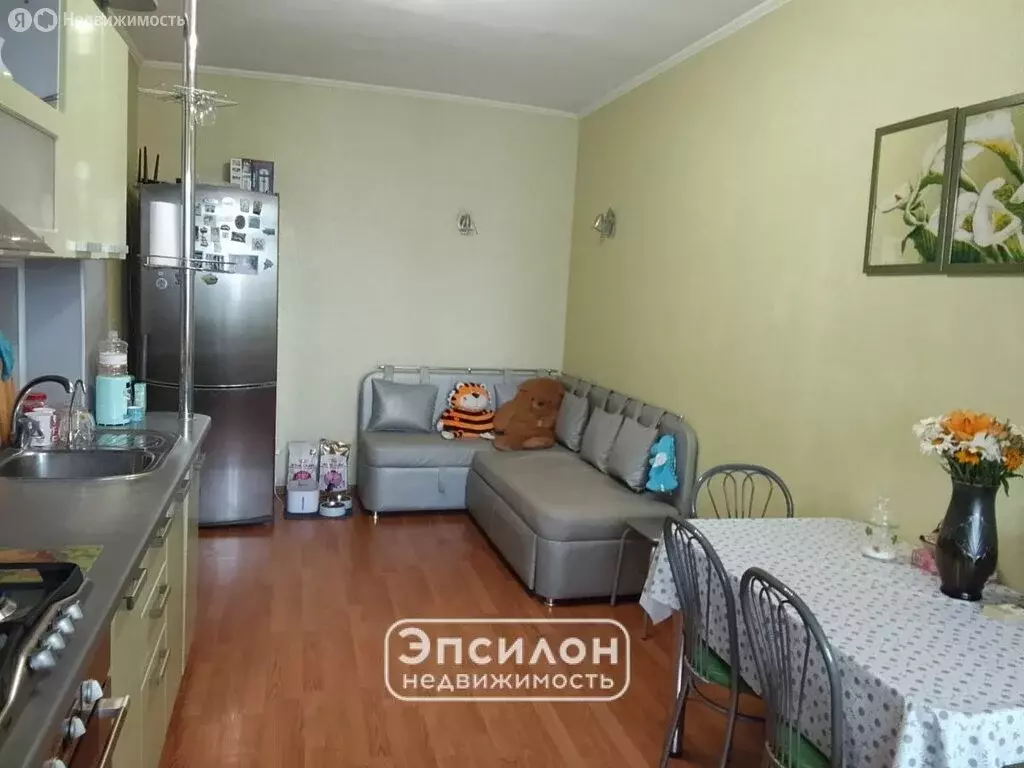 2-комнатная квартира: Курск, улица Овечкина, 10 (71.2 м) - Фото 1