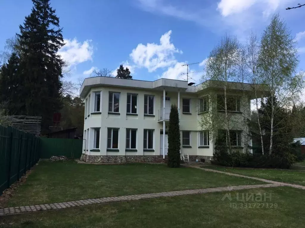 Дом в Московская область, Одинцовский городской округ, с. Дубки ул. ... - Фото 1