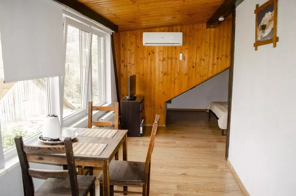 Комната Краснодарский край, Сочи Красная Поляна пгт, ул. Защитников ... - Фото 1