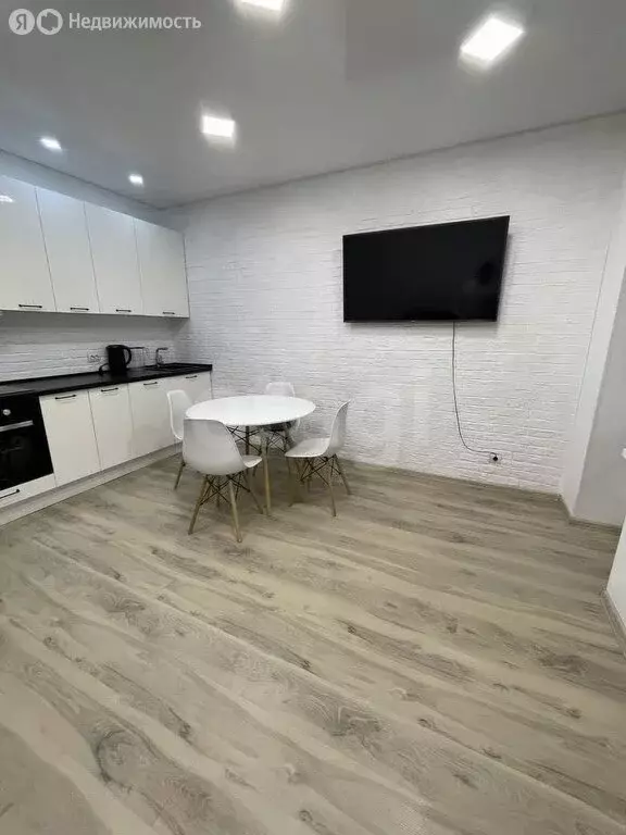 Квартира-студия: Новый Уренгой, проспект Губкина, 19 (27 м) - Фото 1