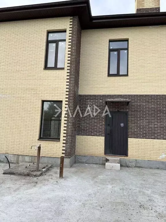 Дом в Ростовская область, Ростов-на-Дону Архитектурная ул., 55 (180 м) - Фото 1
