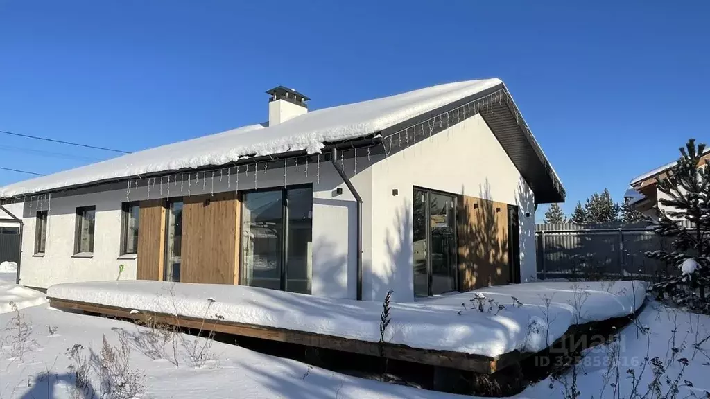 Дом в Свердловская область, Белоярский муниципальный округ, пос. ... - Фото 1