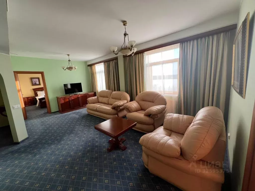 Комната Ямало-Ненецкий АО, Надым Пионерская ул., 12 (75.0 м) - Фото 1