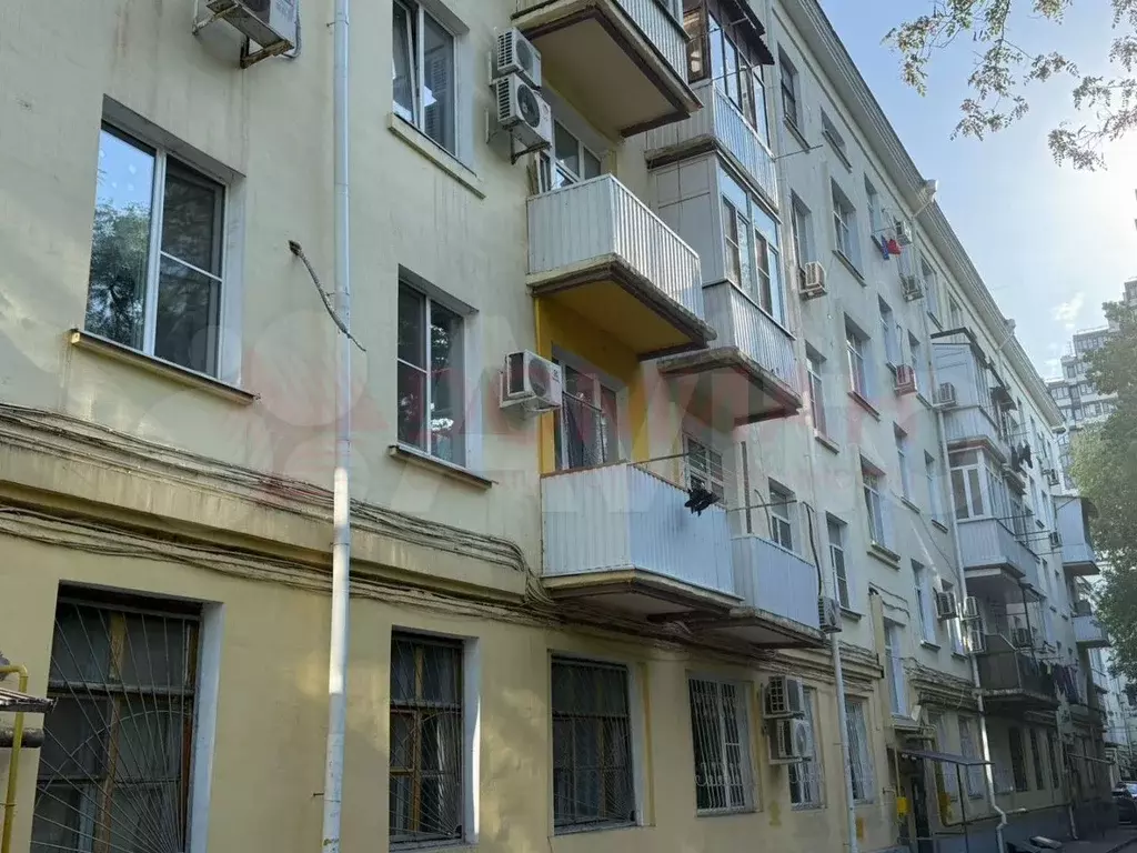 Комната 24 м в 2-к., 2/4 эт. - Фото 0