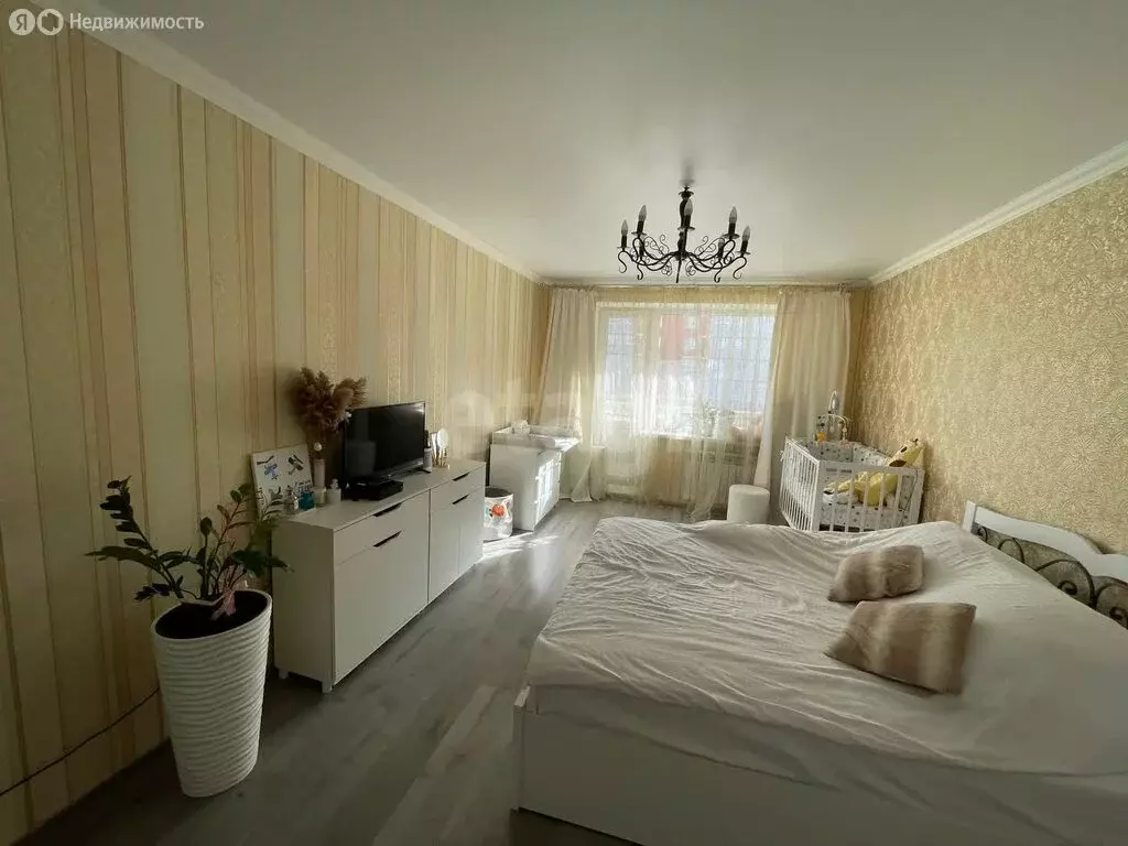 1-комнатная квартира: Саратов, улица имени И.С. Левина, 9 (127 м) - Фото 1