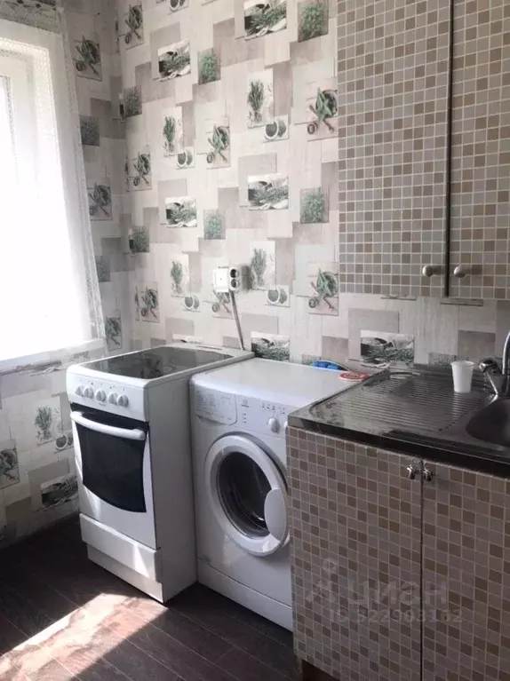 1-к кв. Иркутская область, Иркутск ул. Трилиссера, 106 (30.0 м) - Фото 0