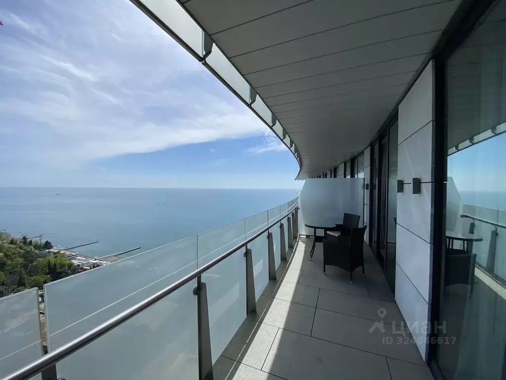 3-к кв. Краснодарский край, Сочи Центральный мкр, ул. Орджоникидзе, 17 ... - Фото 0