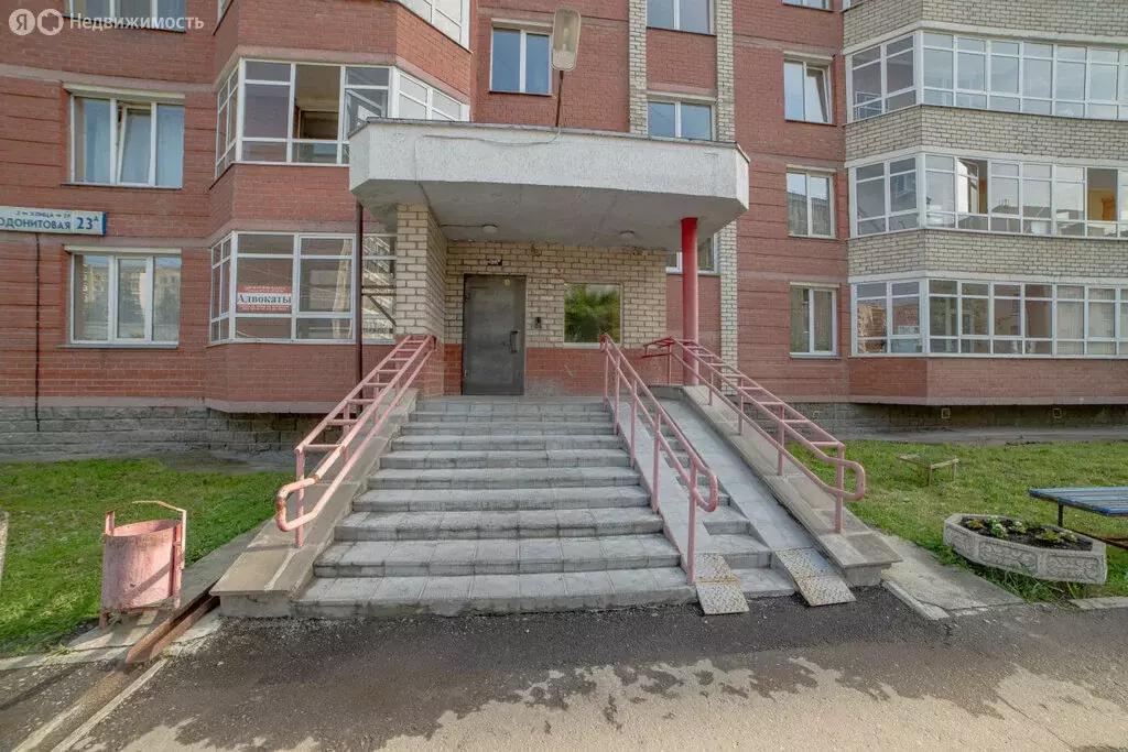 3-комнатная квартира: Екатеринбург, Родонитовая улица, 23А (75.6 м) - Фото 1