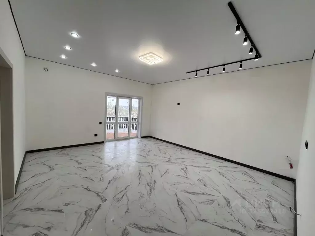 Дом в Иркутская область, Иркутский муниципальный округ, д. Куда пер. ... - Фото 1