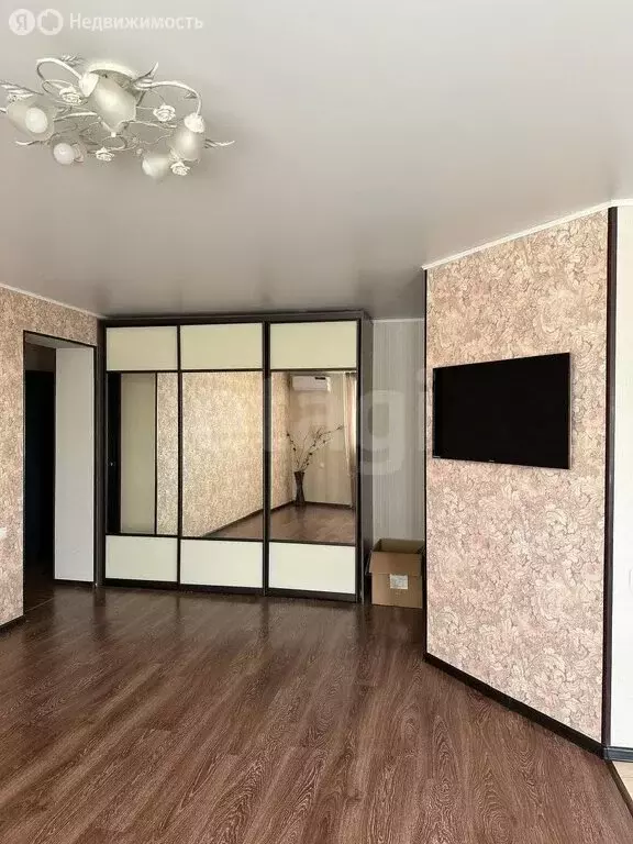 3-комнатная квартира: Оренбург, Туркестанская улица, 41 (64 м) - Фото 1