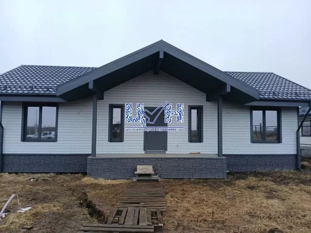 Дом в Курская область, Курский район, Моковский сельсовет, д. 1-я ... - Фото 1