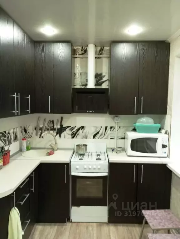 3-к кв. Омская область, Омск Сибирский просп., 2Г (59.9 м) - Фото 0