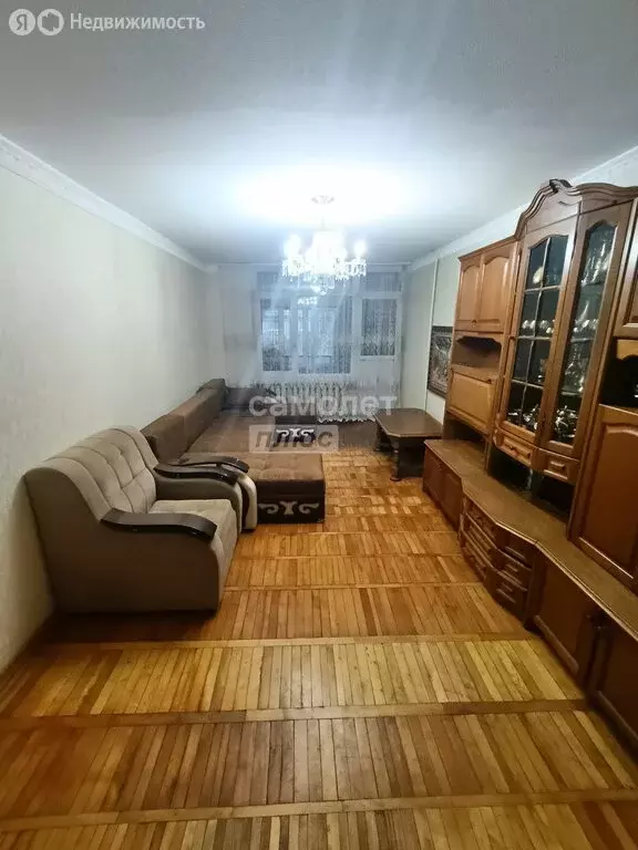 3-комнатная квартира: Нальчик, улица Ватутина, 13 (100 м) - Фото 1