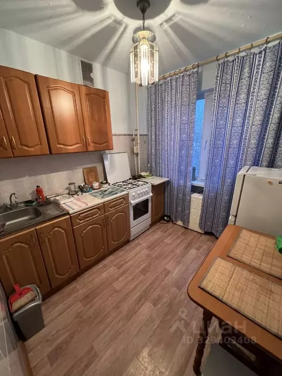 2-к кв. Омская область, Омск просп. Мира, 18 (42.0 м) - Фото 1