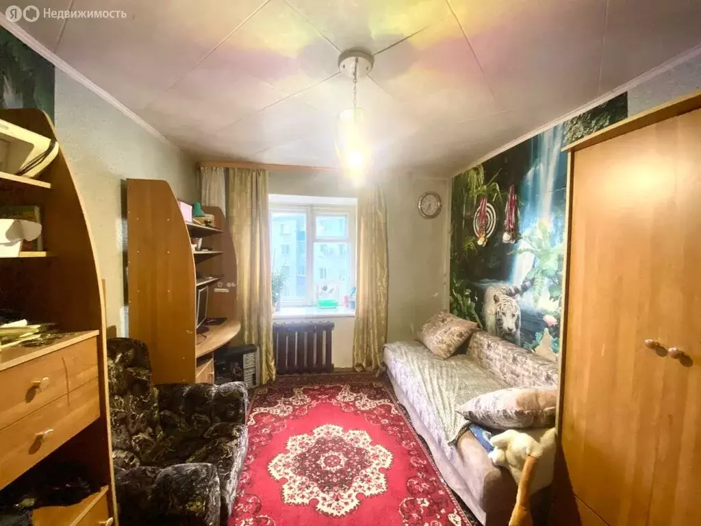 3-комнатная квартира: Белогорск, Южная улица, 2 (58.4 м) - Фото 0
