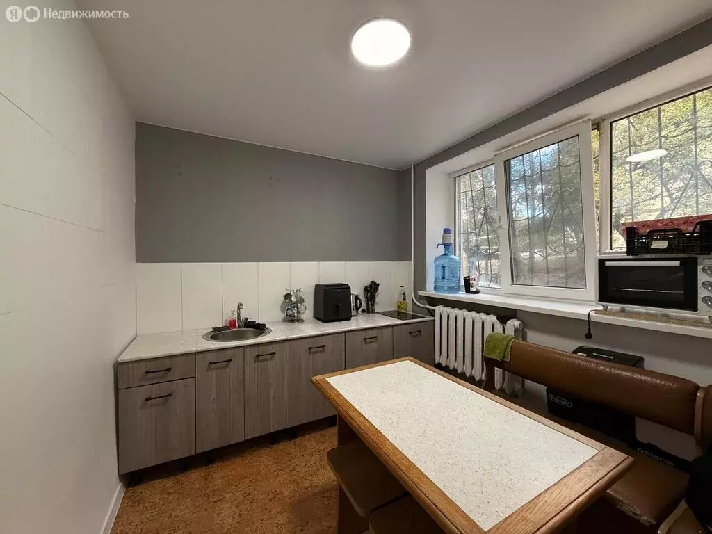2-комнатная квартира: Симферополь, улица Лизы Чайкиной, 38 (56 м) - Фото 1
