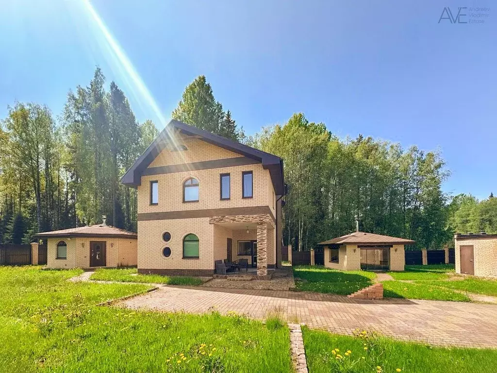 Дом в Ленинградская область, Выборгский район, Рощинское городское ... - Фото 1