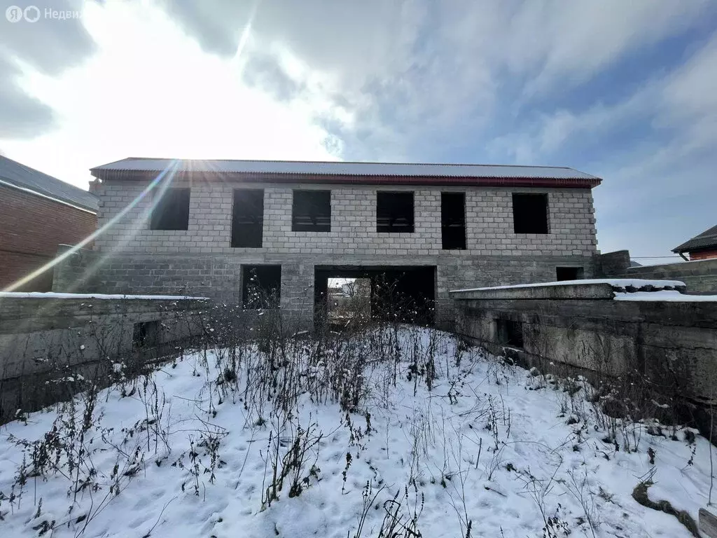 Дом в Беслан, Весенняя улица (200 м) - Фото 1