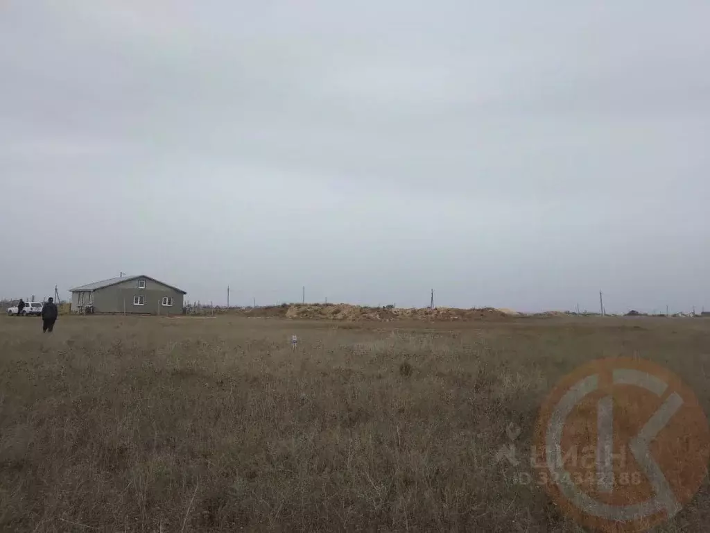 Участок в Крым, Сакский район, Штормовское с/пос, с. Крыловка ул. ... - Фото 1