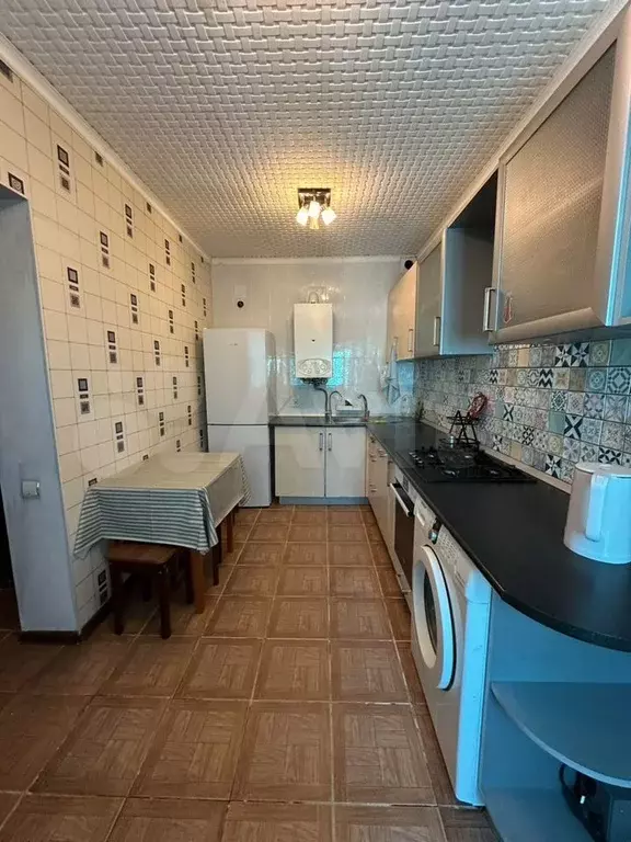 Комната 45 м в 2-к., 2/2 эт. - Фото 1