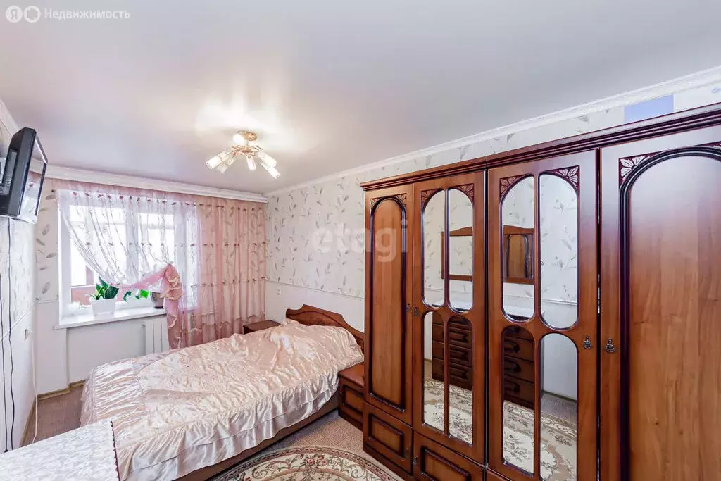 2-комнатная квартира: Тюмень, улица Монтажников, 4 (48.1 м) - Фото 1