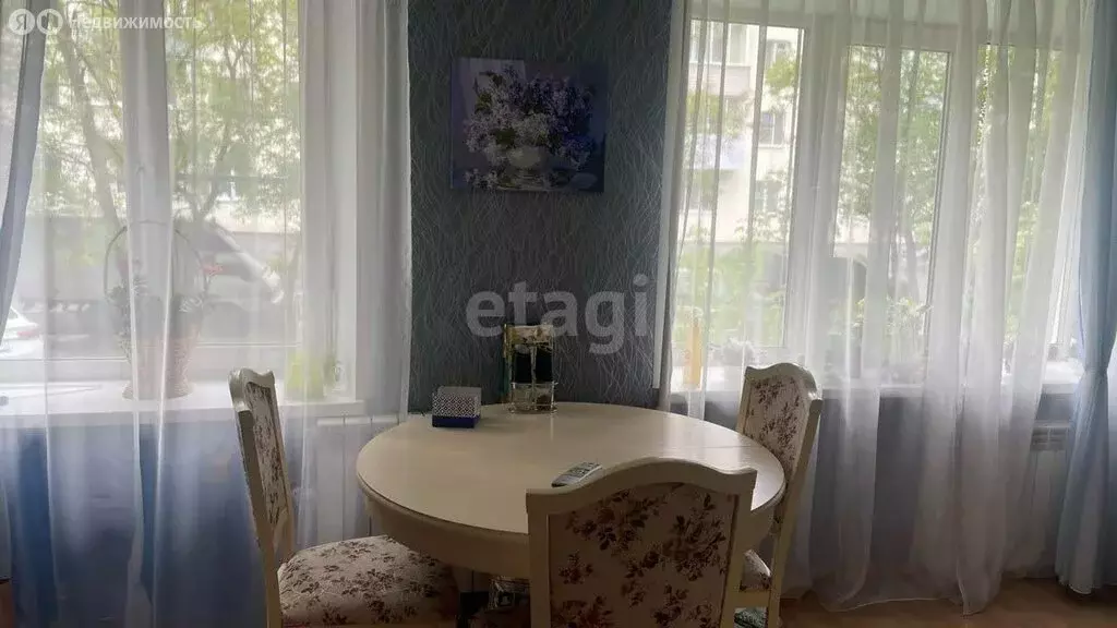 3-комнатная квартира: Алапаевск, улица Братьев Останиных, 53 (62.9 м) - Фото 1