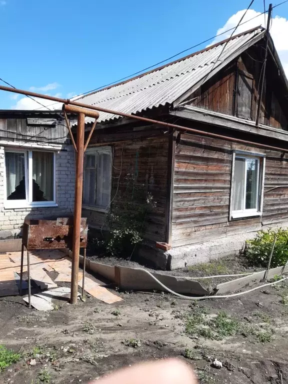 Дом в Саратовская область, Саратов Тракторная ул. (85 м) - Фото 0