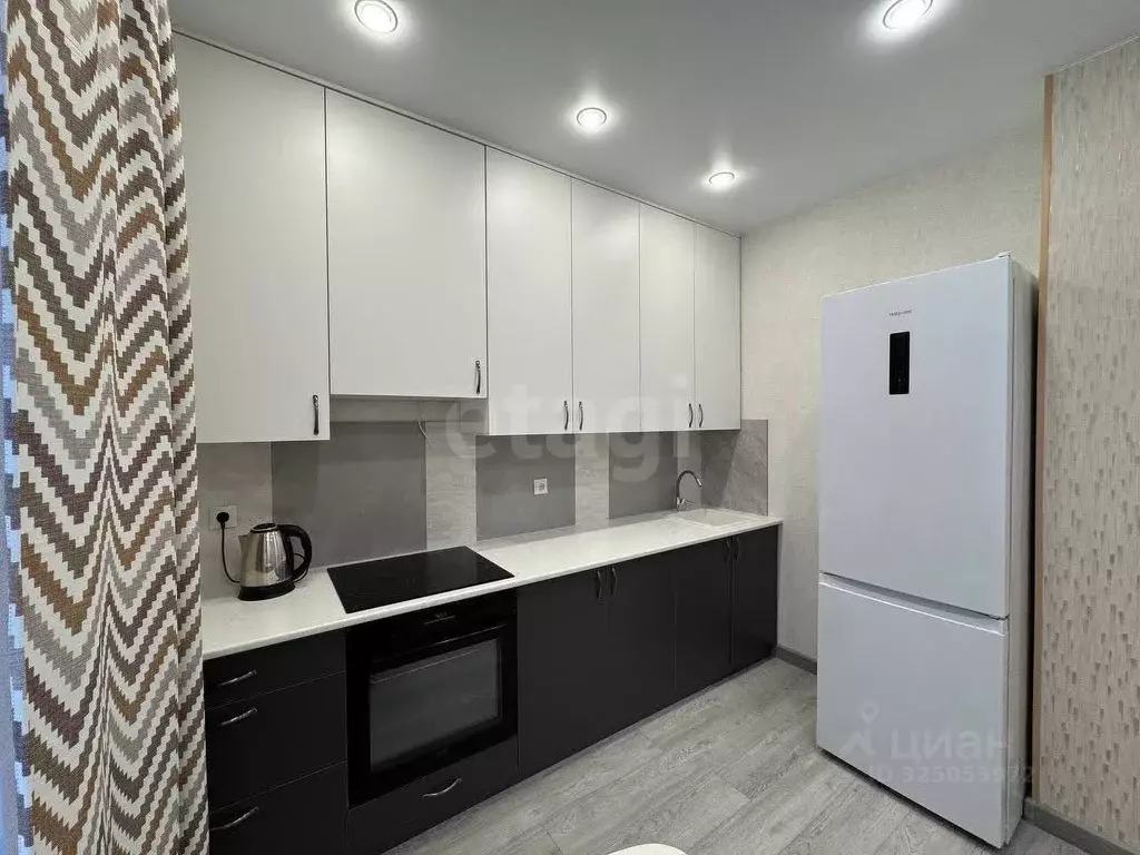 1-к кв. Тюменская область, Тюмень Новгородская ул., 22 (40.0 м) - Фото 1