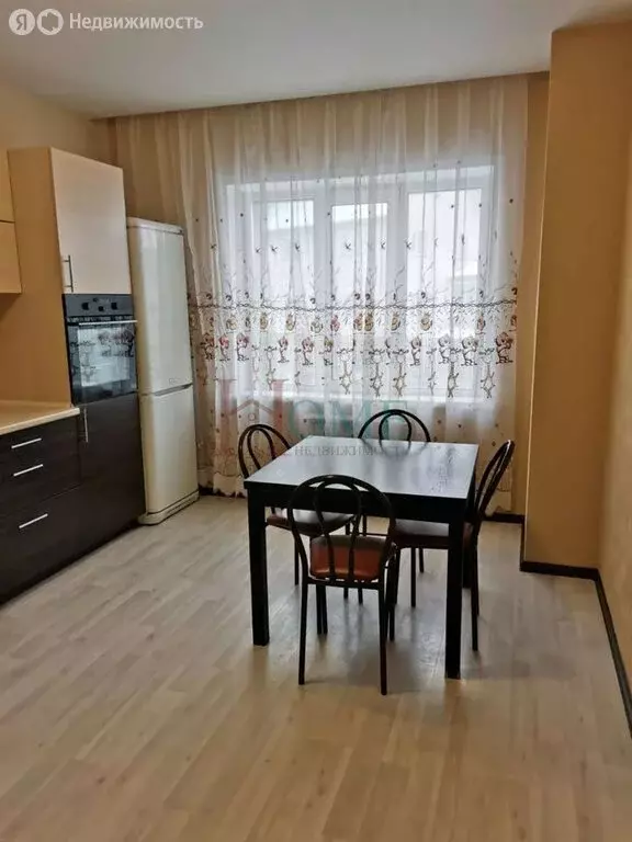 3-комнатная квартира: Новосибирск, улица Лескова, 23 (91 м) - Фото 1