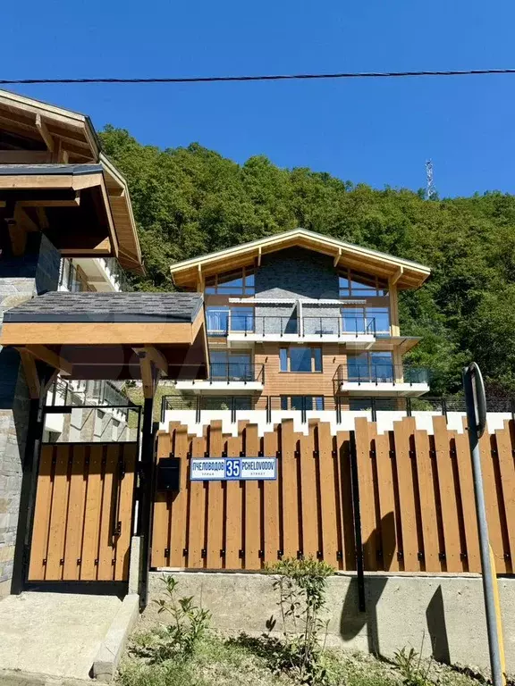 3-к. квартира, 155 м, 3/3 эт. - Фото 0