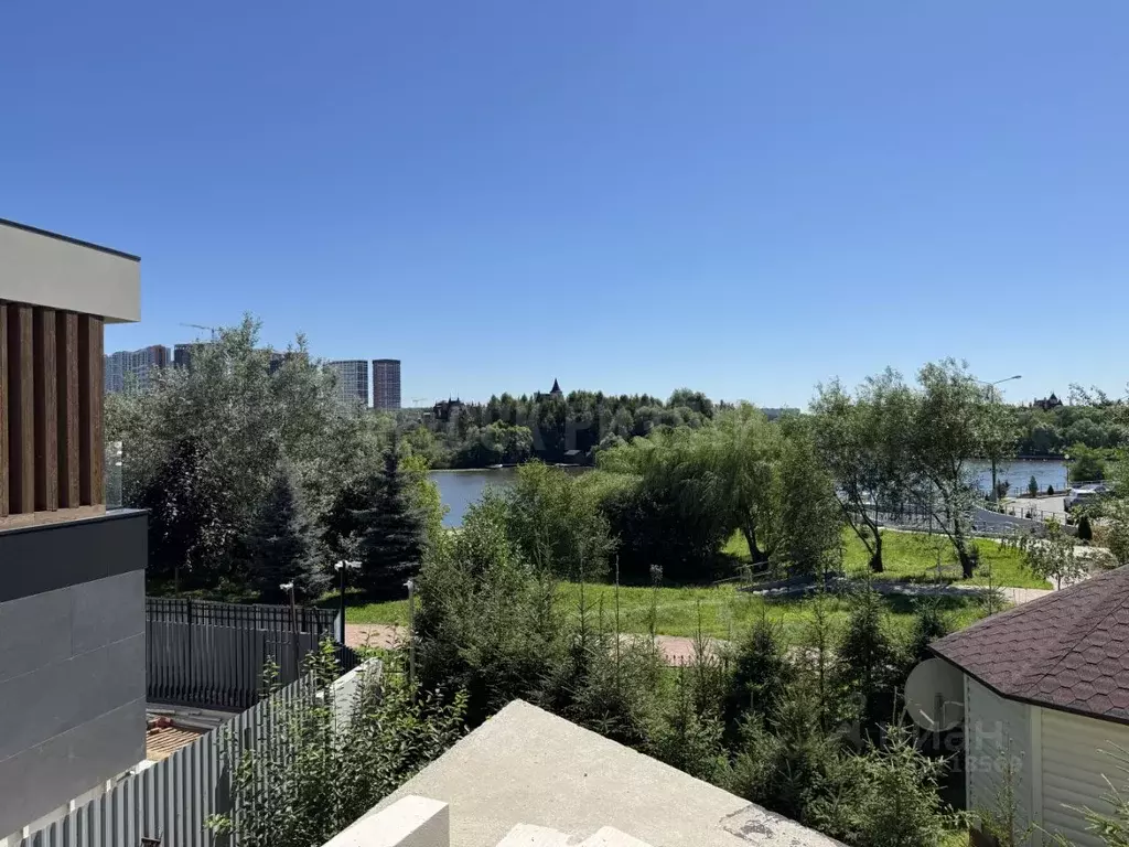 Дом в Московская область, Красногорск наб. Живописная, 9А (406 м) - Фото 1