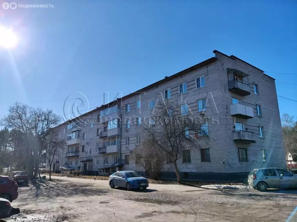 3-комнатная квартира: городской посёлок Кузнечное, Приозерское шоссе, ... - Фото 1