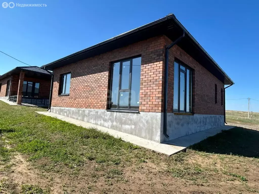Дом в село Усть-Курдюм, Виноградная улица (120 м) - Фото 0