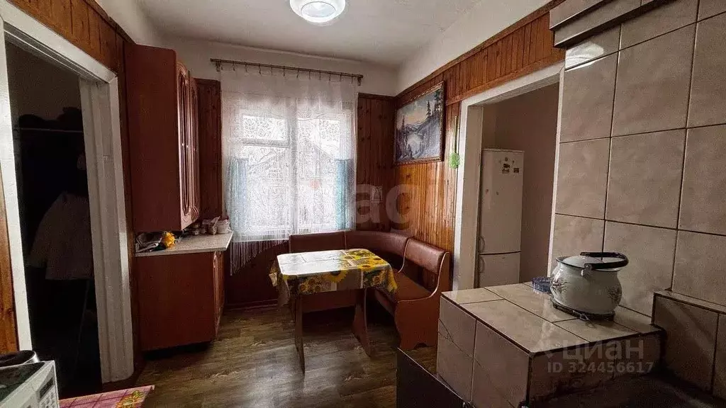 Дом в Кемеровская область, Березовский ул. Красная Горка, 29 (100 м) - Фото 1