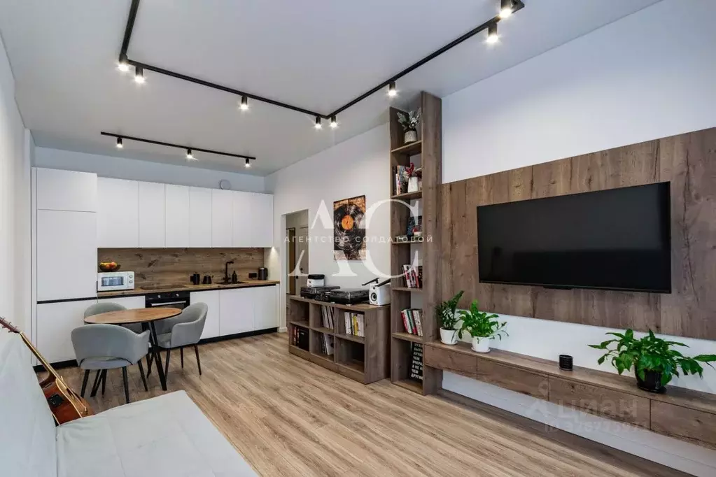 1-к кв. Свердловская область, Екатеринбург ул. Машинная, 1в/2 (44.9 м) - Фото 1