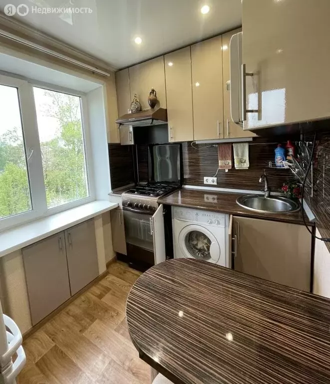 2-комнатная квартира: Димитровград, Октябрьская улица, 72 (50 м) - Фото 0