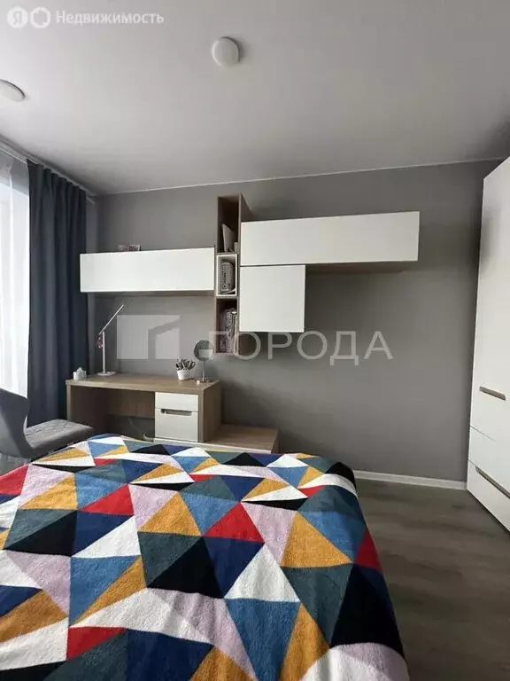 3-комнатная квартира: Барнаул, улица Сухэ-Батора, 16 (65.7 м) - Фото 2