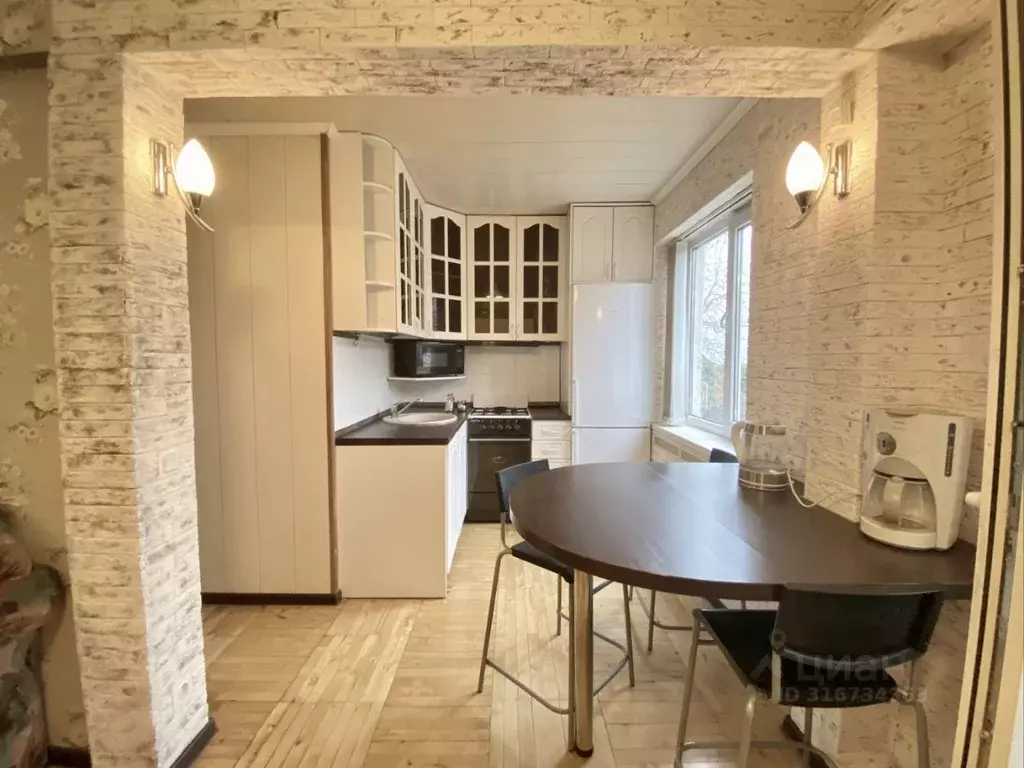 3-к кв. Карелия, Петрозаводск ул. Кутузова, 2 (62.9 м) - Фото 1